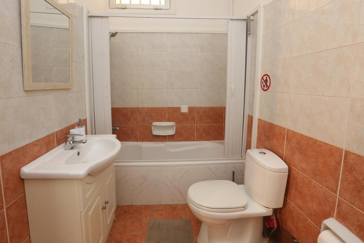 Cozy Holiday Apartment In Larnaca Near Foinikoudes Esterno foto